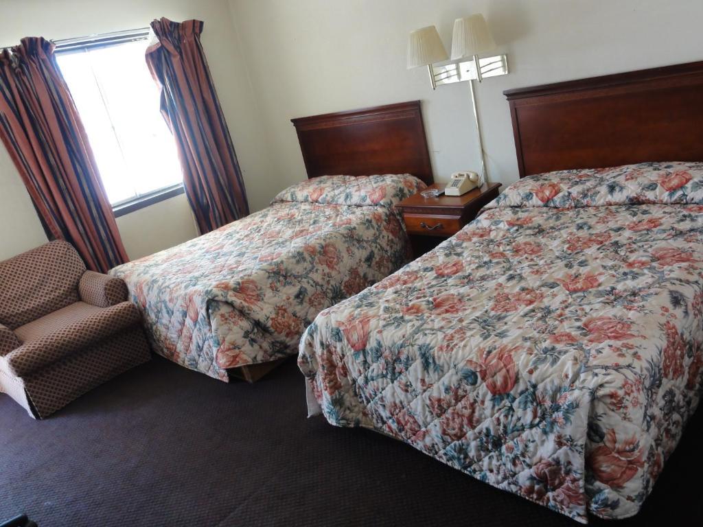 Budget Inn Selma Room photo