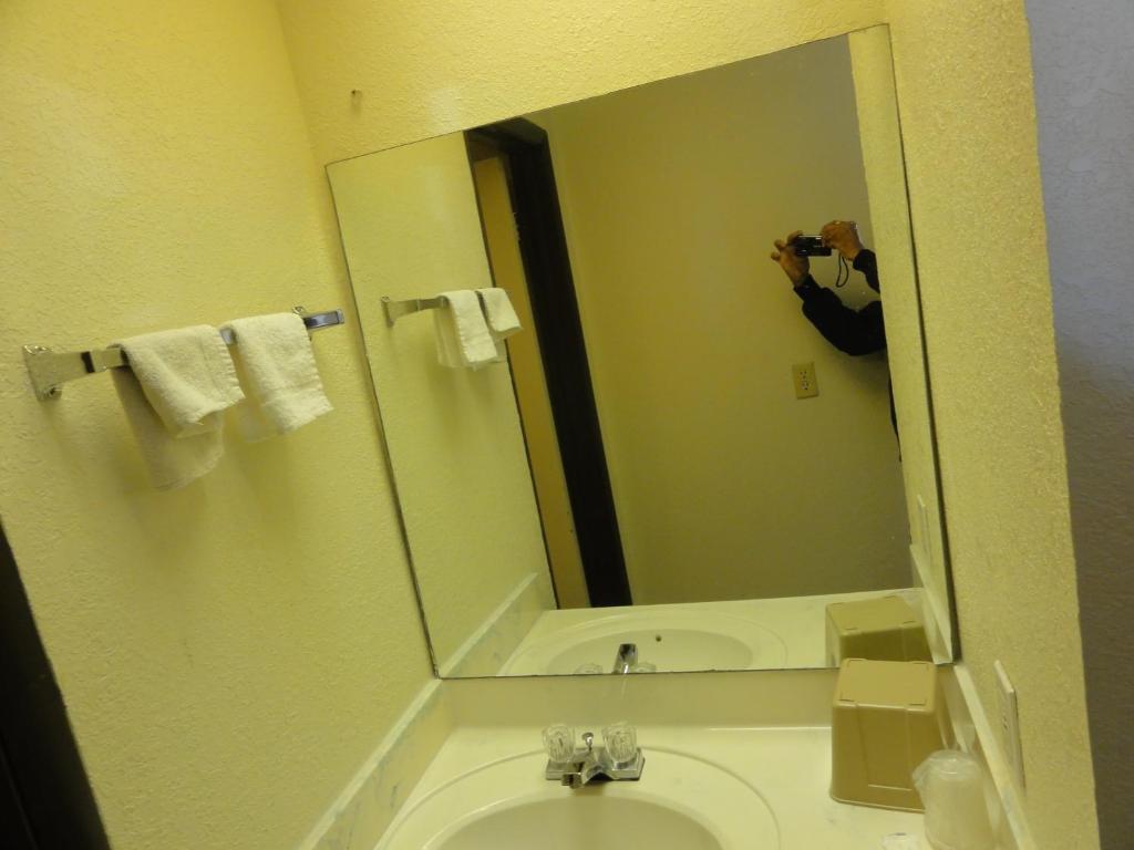 Budget Inn Selma Room photo